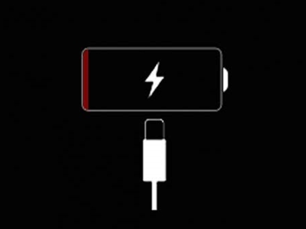 如何給手機(jī)充電？